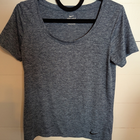 Nike Women's Blue Dri-FIT Top - Picture 1 of 3